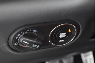Maserati Levante | Luchtvering | Pano.dak | Camera | Keyless | DAB | Carplay | LED / Xenon | 20