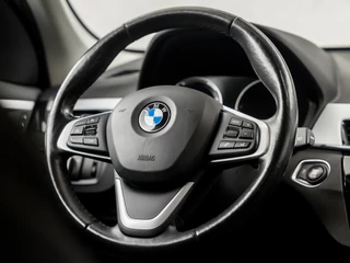 BMW X1 141Pk Automaat (NAVIGATIE, STOELVERWARMING, SPORTSTOELEN, LENDESTEUNEN, GETINT GLAS, LED KOPLAMPEN, ELEK ACHTERKLEP, NIEUWSTAAT) - afbeelding nr 17