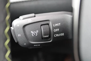 Peugeot 2008 Peugeot 2008 1.2 130PK AUTOMAAT GT PACK | NAVIGATIE | FULL LED KOPLAMPEN | DRAADLOZE APPLE CARPLAY/ANDROID AUTO | ADAPTIVE CRUISE CONTROL | CAMERA VOOR + ACHTER | CLIMATE CONTROL | LICHTMETALEN VELGEN 17