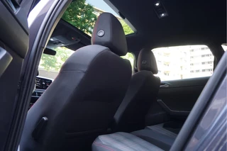 Volkswagen Polo Volkswagen Polo 2.0 TSI GTI Aut7 | PANORAMA | IQ DRIVE | KEYLESS | BEATS | Apple Carplay | Adaptieve cruise control + Lane Departure PLUS (Travel assist) | LED GRILL | Sfeerverlichting - afbeelding nr 55