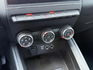 Renault Clio Renault Clio 1.0 TCe Carplay Cruise Trekhaak Navi Led 2020 Uniek 49043 KM Gereden Eerste Eigenaar - afbeelding nr 16