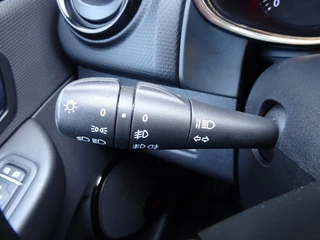 Renault Clio Renault Clio 0.9 TCE LIMITED NAVI BLUETOOTH PDC LICHTMETAAL - afbeelding nr 27