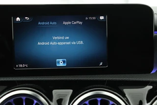 Mercedes-Benz A-Klasse Mercedes-Benz A-klasse 250e AMG Night | Carplay | Stoelverwarming |  Camera | Leder/Alcantara | Full LED | Sfeerverlichting | Park Assist | Navigatie - afbeelding nr 12