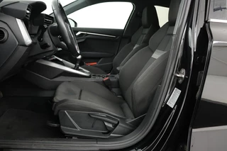 Audi A3 Audi A3 Sportback 30 TFSI Business edition | Adaptive Cruise | Stoelverwarming | Trekhaak | Carplay | Full LED | PDC | Navigatie - afbeelding nr 4