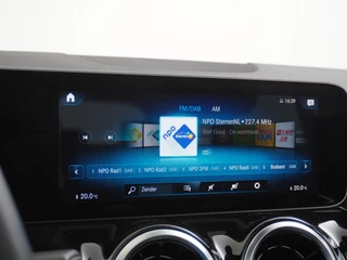 Mercedes-Benz B-Klasse Mercedes-Benz B-Klasse 180 AMG // Panoramadak // Camera // Augemented Reality // Carplay // Elek. Achterklep // Night Pakket // Cruise Control - afbeelding nr 30