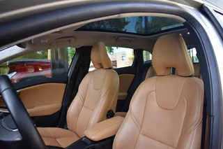 Volvo V40 Volvo V40 T2 122pk Aut. Inscription | Camera | PanoDak | Leder - afbeelding nr 3