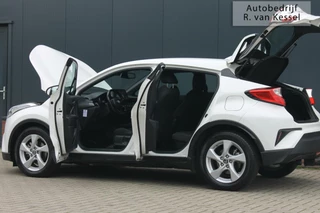 Toyota C-HR Toyota C-HR 1.8 Hybrid Active I 1 eigenaar I Trekhaak I NL-auto - afbeelding nr 12