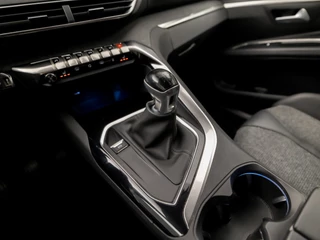 Peugeot 5008 Peugeot 5008 1.2 Puretech Sport 7 Persoons (APPLE CARPLAY, GROOT NAVI, LEDER, STOELVERWARMING, 360 CAMERA, SPORTSTOELEN, KEYLESS, GETINT GLAS, TREKHAAK, DAB+, NIEUWE APK, NIEUWSTAAT) - afbeelding nr 11