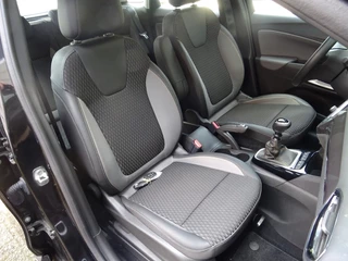 Opel Crossland X Opel Crossland X 1.2 T. INNOVATION CLIMA NAVI BLUETOOTH PDC - afbeelding nr 15