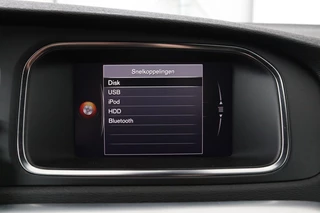 Volvo V40 Volvo V40 2.0 T4 Sport | Stoelverwarming | Full LED |  Navigatie | Leder/Alcantara | Climate control | Parkeerhulp | Cruise control | R Design - afbeelding nr 15