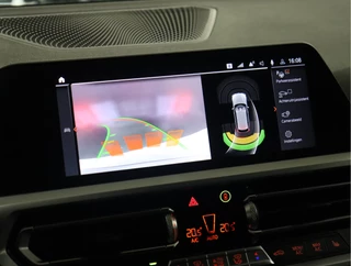 BMW 3 Serie [APPLE CARPLAY, DIGITAL DASH, CAMERA + PDC, VOL LEDER, ELEK ACHTERKLEP, M-STUUR, CLIMATE CONTROL, NAVIGATIE, NIEUWTSTAAT] - afbeelding nr 14