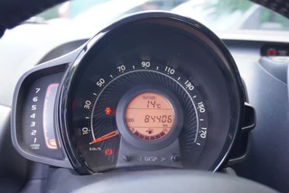 Toyota Aygo Toyota Aygo 1.0 VVT-i x-play ltd Navi | Camera | Airco | NAP - afbeelding nr 7