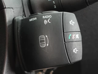 Renault Master Renault Master T35 2.3 dCi 135PK L2H2 Airco Cruise Control Camera Nav PDC V+A Trekhaak 270° Deuren - afbeelding nr 22