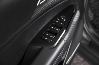 Kia Sportage Kia Sportage 1.6 T-GDi MHEV 160 PK DynamicLine - Automaat | Dig. Cockpit | Adapt. Cruise | Stuur-+Stuurverw. | PDC | Camera | NAV + App. Connect | ECC | LM 17