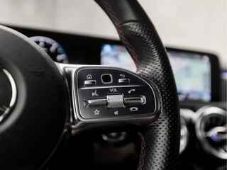 Mercedes-Benz A-Klasse Automaat (APPLE CARPLAY, GROOT NAVI, SFEERVERLICHTING, CAMERA, LEDER/ALCANTARA, SPORTSTOELEN, STOELVERWARMING, GETINT GLAS, WIDESCREEN, NIEUWE APK, NIEUWSTAAT) - afbeelding nr 19