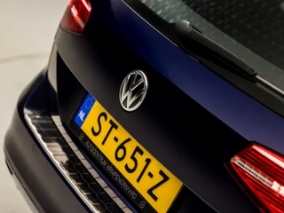Volkswagen Passat Volkswagen Passat Variant 1.4 TSI ACT Highline 150Pk Automaat (APPLE CARPLAY, GROOT NAVI, CLIMATE, STOELVERWARMING, SPORTSTOELEN, KEYLESS, ADAPTIVE CRUISE, TREKHAAK, PARKEERSENSOREN, NIEUWSTAAT) - afbeelding nr 35