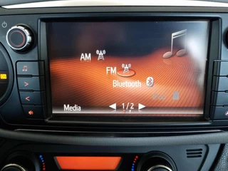 Toyota Yaris Toyota Yaris 1.3 VVT-i Dynamic Bi-Tone - afbeelding nr 40