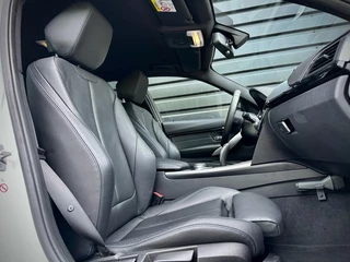 BMW 3 Serie BMW 3 Serie 320i M-PERFORMANCE VIRTUAL|M STOEL|LEDER|20'' M|CARPLAY - afbeelding nr 26