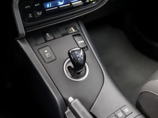 Toyota Auris Automaat (NAVIGATIE, CLIMATE, CAMERA, TREKHAAK, SPORTSTOELEN, CRUISE, PARKEERSENSOREN, KEYLESS, NIEUWE APK, NIEUWSTAAT) - afbeelding nr 10