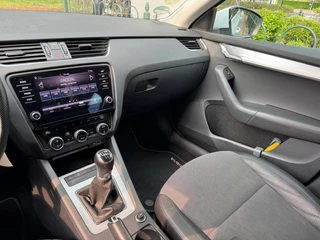 Škoda Octavia Škoda Octavia Combi 1.6 TDI Greentech Clever Edition Lichtmetalen velgen/Cruise Control/Parkeersensoren - afbeelding nr 22