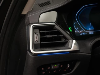 BMW 3 Serie BMW 3-serie Touring 320e M Sport (PANORAMADAK,APPLE CARPLAY,NAVI,SFEERVERLICHTING,STOELVERWARMING,CAMERA,LEDER,CRUISE,CLIMATE) - afbeelding nr 26