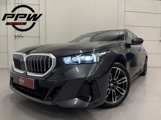 BMW 5 Serie Touring 520i M-Sport ICONIC