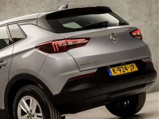 Opel Grandland X Opel Grandland X 1.2 Turbo Edition (APPLE CARPLAY, GROOT NAVI, LEDER, CRUISE, SPORTSTOELEN, PARKEERSENSOREN, LANE ASSIST, NIEUWE APK, NIEUWSTAAT) - afbeelding nr 11
