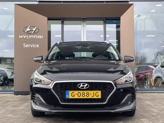 Hyundai i30 | Navigatie | Achteruitrijcamera - afbeelding nr 4