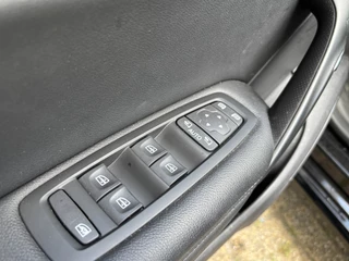 Renault Megane E-Tech Renault Megane E-Tech Estate 1.6 Plug-In Hybrid 160 R.S. Line | Stuur en Stoel Verwarming | Parkeer Assist | Head Up Display - afbeelding nr 26