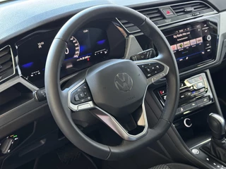 Volkswagen Touran Volkswagen Touran 1.5 TSI 150PK 7P CARPLAY NAVI CAMERA LED ELEK.KLEP VIR.COCKPIT DODE.HOEK DET. STOELVERW KEYLESS 7P 7PERS 09/2024 
