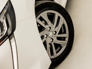 Peugeot 208 Peugeot 208 1.2 PureTech Sport (APPLE CARPLAY, GROOT NAVI, 360 CAMERA, LM VELGEN, SPORTSTOELEN, LANE ASSIST, LED KOPLAMPEN, PARKEERSENSOREN, NIEUWE APK, NIEUWSTAAT) - afbeelding nr 17