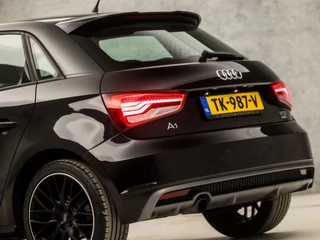 Audi A1 Sportback Automaat (5 DEURS, NAVIGATIE, XENON, PARKEERSENSOREN, SPORTSTOELEN, CRUISE, BLUETOOTH, NIEUWE APK, NIEUWSTAAT) - afbeelding nr 13