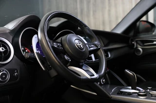 Alfa Romeo Stelvio Alfa Romeo STELVIO 2.0 T AWD 6C Villa d'Este / Acc / Lane Assist / HK / Dode Hoek / Camera / Open Panoramadak / Led / Pdc / 20 Inc - afbeelding nr 7
