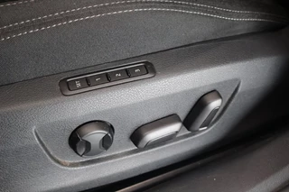 Škoda Superb Škoda Superb Combi 2.0 TDI Business Edition | Panoramadak | ACC | Canton | Camera - afbeelding nr 7