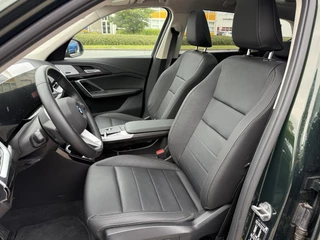 BMW iX1 BMW iX1 eDrive20 67 kWh 204pk | X-Line | Travel Pack  | Innovation Pack | Adaptieve cruise controle | HiFi System Harman Kardon | Panoramadak | Head up Display - afbeelding nr 13
