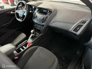 Ford Focus Ford Focus ST-Line/1e eign./Dealer onderhouden/Unieke Kleur! - afbeelding nr 18