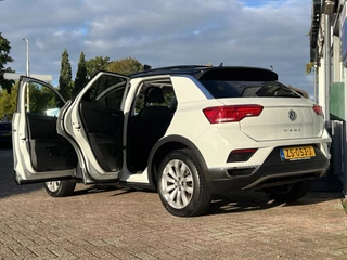 Volkswagen T-Roc | PANORAMADAK | ACHTERUITCAMERA | NAVIGATIE | - afbeelding nr 4