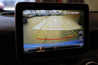 Mercedes-Benz A-Klasse Mercedes-Benz A-Klasse 180 AMG | Panoramadak | CarPlay | Camera | Dodehoekdetectie | Stoelverwarming | PDC V+A | Alcantara/Lederen bekleding | LED Koplampen | Command Online | Dealer onderhouden | Nieuwe APK - afbeelding nr 11
