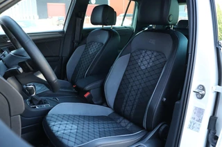 Volkswagen Tiguan Volkswagen Tiguan 1.5 TSI / 2x R-Line / Virtual Cockpit / Camera / Matrix LED / Trekhaak / 20