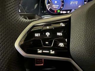 Volkswagen Golf Volkswagen Golf 1.5 eTSI 3x R-Line Pano Carplay Sfeer ACC NAP - afbeelding nr 37