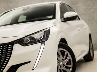 Peugeot 208 Peugeot 208 1.2 PureTech Sport (APPLE CARPLAY, GROOT NAVI, 360 CAMERA, SPORTSTOELEN, LM VELGEN, LANE ASSIST, CRUISE, NIEUWSTAAT) - afbeelding nr 16