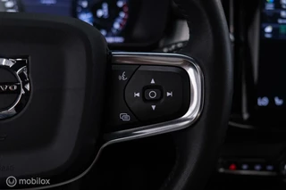 Volvo XC40 Volvo XC40 1.5 T2 Momentum | Schuifdak | Trekhaak | Camera | LED | stoel & stuurwielwarming | - afbeelding nr 25