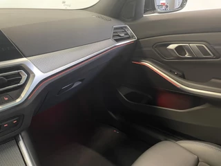 BMW 3 Serie BMW 3-serie Touring 320e M-Sport Aut-8 Panoramadak Adaptive M-Technic Chassis LED Navi Cruise Control PDC VA 19