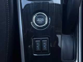 Mitsubishi Outlander Mitsubishi Outlander 2.0 PHEV 4x4 | Luxe | Rockford Audio | 360° Camera | Navi | Schuif-/kanteldak - afbeelding nr 26