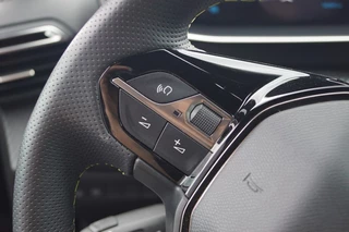 Peugeot e-2008 Peugeot e-2008 e-2008 EV GT Pack 50 kWh / Navi / Camera / Side-assist / ACC / PDC - afbeelding nr 36