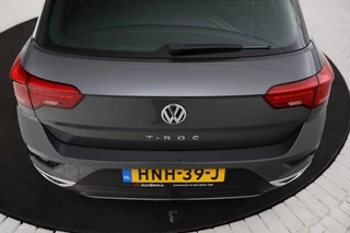 Volkswagen T-Roc Cruise Control, Panoramadak, Trekhaak, Airco, Parkeersensoren - afbeelding nr 9