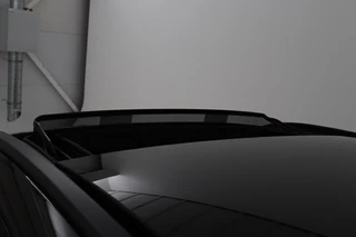 Mercedes-Benz C-Klasse Mercedes-Benz C-klasse 300e AMG Limited | Panoramadak | Stoelverwarming |  360 camera | Matrix LED | Carplay | Trekhaak | Leder/Alcantara | Climate control - afbeelding nr 32