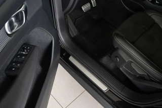 Volvo XC40 Volvo XC40 1.5 T5 262PK|R-Design|1ste Eig|LED|Leder|Trekhaak|Camera|Black Edition|Dealer Onderhouden - afbeelding nr 8
