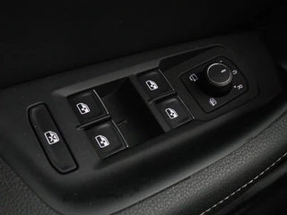Volkswagen Passat Volkswagen Passat Variant 1.5 TSI HL Bns R | Panoramadak | Leder | Keyless |  Stoelverwarming | Carplay | Adaptive Cruise | Elektrische achterklep - afbeelding nr 33
