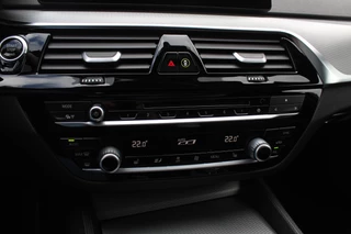 BMW 5 Serie BMW 5 Serie Touring 520d High Exe. M Sport / Panoramadak / Camera / Head-up / 19'' / Leder / Navigatie / Stoelverwarming / Cruise Control - afbeelding nr 24